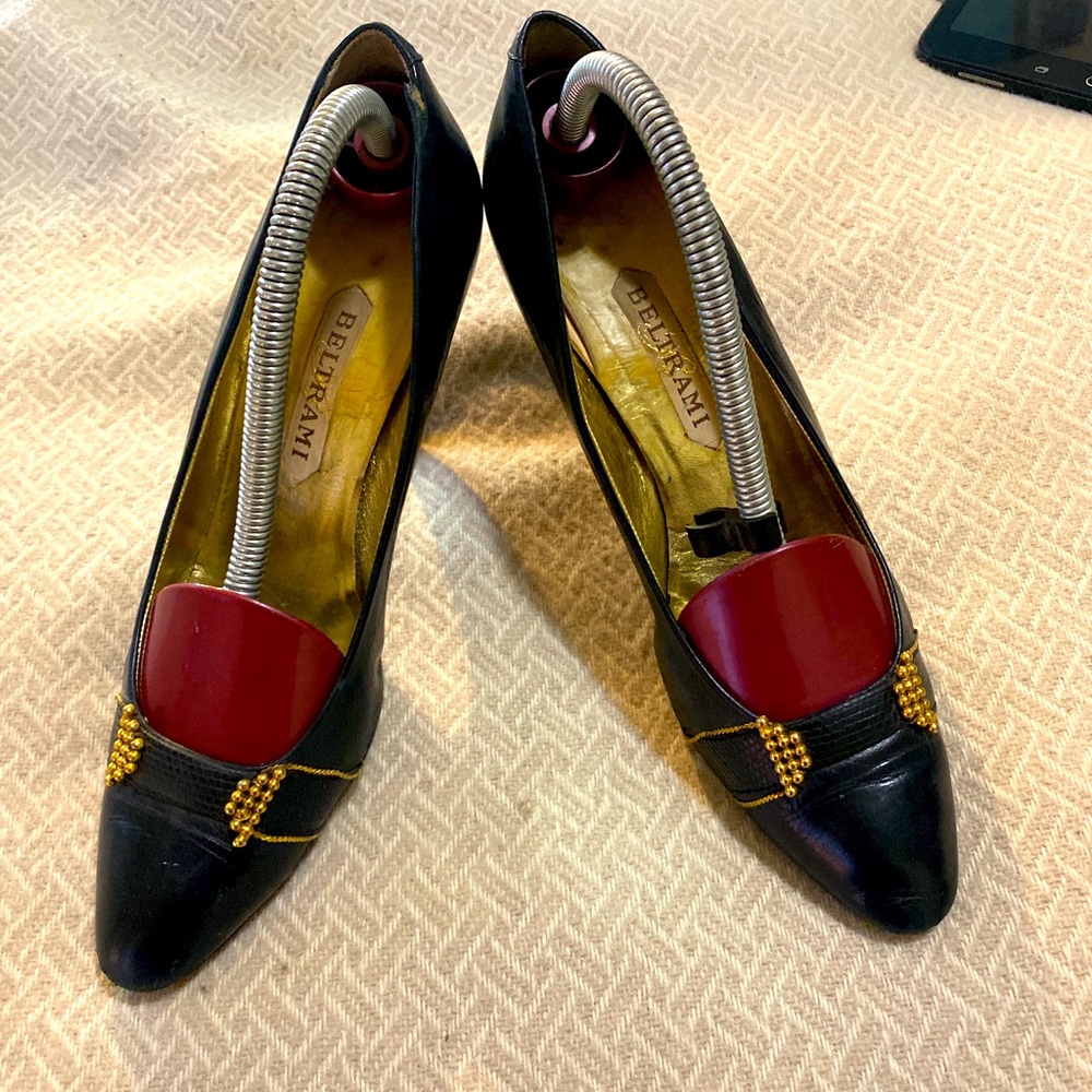 Beltrami navy heels
